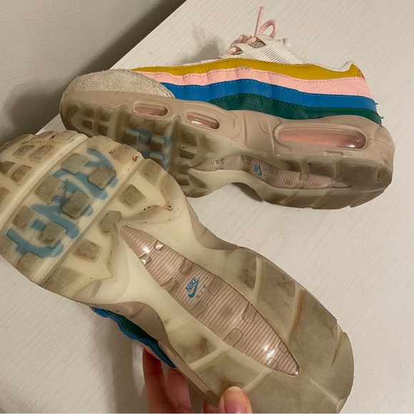NIKE Air Max 95 colorful 'Rise and Unity' Women's Size 7.5 Shoes - Picture 4 of 7